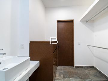 En Venta Casa en Residencial Arbolada Cancún