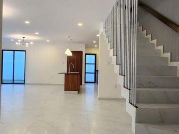 PUNTA TIBURON, Casa en VENTA con alberca y jardin