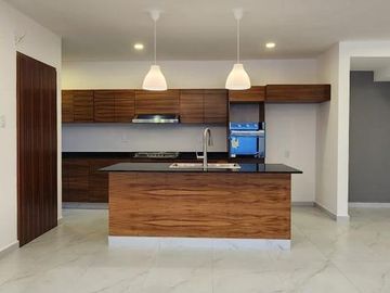PUNTA TIBURON, Casa en VENTA con alberca y jardin