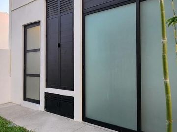 PUNTA TIBURON, Casa en VENTA con alberca y jardin