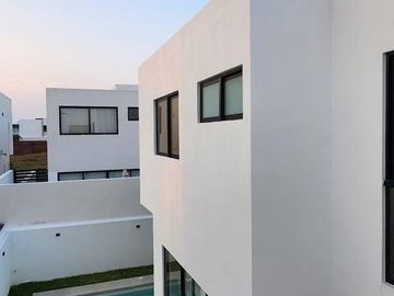 PUNTA TIBURON, Casa en VENTA con alberca y jardin
