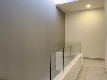 PUNTA TIBURON, Casa en VENTA con alberca y jardin