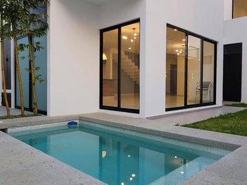 PUNTA TIBURON, Casa en VENTA con alberca y jardin