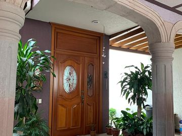 Casa en  Venta en Lomas de Vista Bella espacios muy amplios