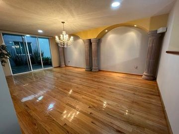 Casa en  Venta en Lomas de Vista Bella espacios muy amplios