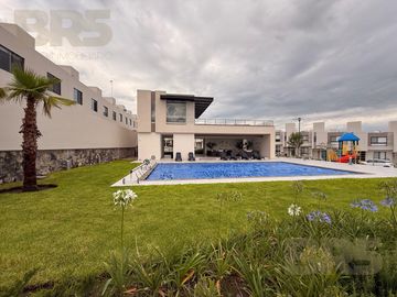 Casa Nueva en Venta enfrente de Sonterra Querétaro