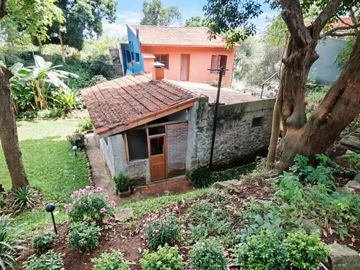 VENTA DE CASA 5 DORMITORIOS B °LOS PERALES