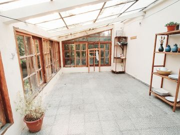 VENTA DE CASA 5 DORMITORIOS B °LOS PERALES