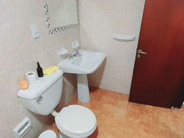 VENTA CASA DE 4 DORMITORIOS EN BAJO LA VIÑA