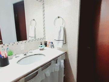 VENTA CASA DE 4 DORMITORIOS EN BAJO LA VIÑA
