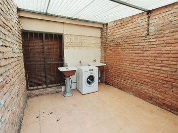 VENTA CASA DE 4 DORMITORIOS EN BAJO LA VIÑA