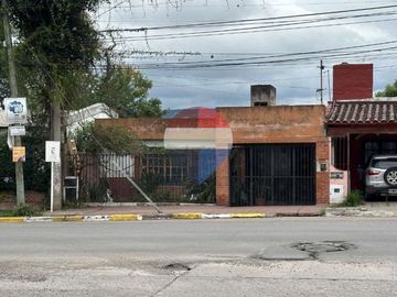 VENTA PROPIEDAD COMERCIAL 402m² SOBRE AV. ILIA