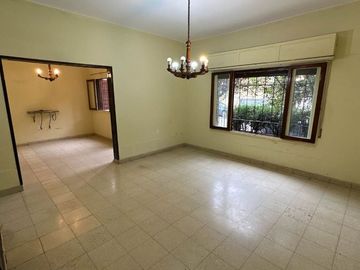VENTA CASA C/COCHERA ZONA PARQUE SAN MARTIN