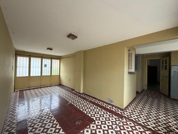 VENTA CASA C/COCHERA ZONA PARQUE SAN MARTIN