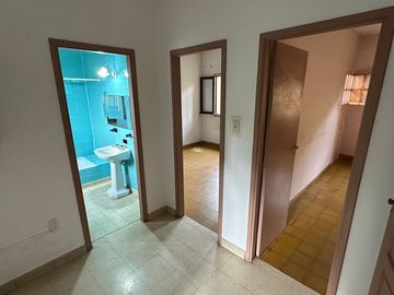 VENTA CASA C/COCHERA ZONA PARQUE SAN MARTIN