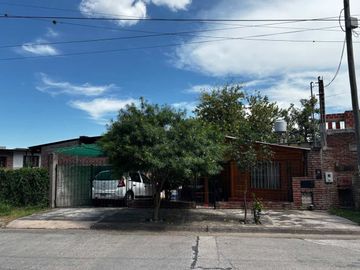 VENTA CASA 3 DORMITORIOS PRE FABRICADA LOS PERALES