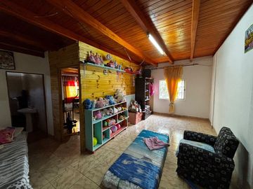 VENTA CASA 3 DORMITORIOS PRE FABRICADA LOS PERALES