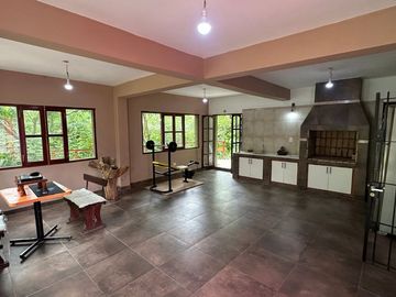VENTA EXCELENTE PROPIEDAD EN LOS ALISOS