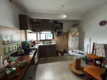 VENTA DUPLEX 4 DORMITORIOS EN Bº LOS PERALES