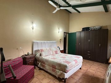 VENTA CASA 3 DORM. 1620 m² - YALA