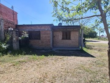 VENTA DE CASA A REFACIONAR B° BALCON, 3 AMBIENTES