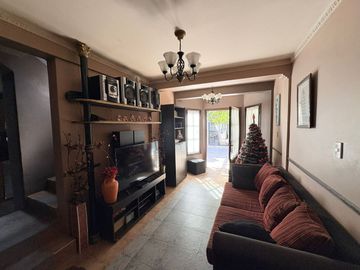 VENTA CASA DUPLEX B° SANTA ANA- PERICO 135M2