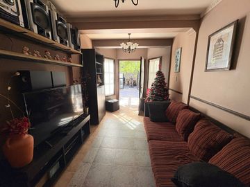 VENTA CASA DUPLEX B° SANTA ANA- PERICO 135M2
