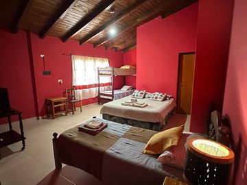 HOSTAL 5 HABITACIONES + 1 DEPTO HUMAHUACA