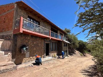 HOSTAL 5 HABITACIONES + 1 DEPTO HUMAHUACA