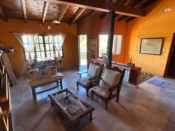 HOSTAL 5 HABITACIONES + 1 DEPTO HUMAHUACA