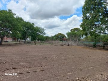 VENTA TERRENO ESQUINA BOSQUES CEIBAL 1 600 m²