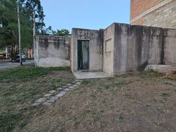 VENTA CASA 2 DORMITORIOS A RECICLAR LOS PERALES