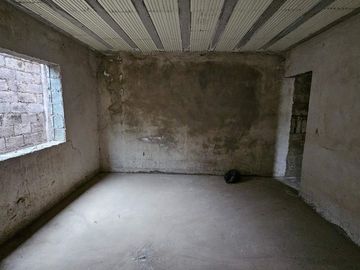 VENTA CASA A TERMINAR - B° SARGENTO CABRAL