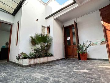 VENTA CASA 6 DORM B°CENTRO