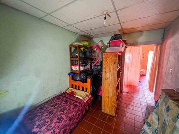 VENTA CASA 4 DORMITORIOS B° BICENTENARIO ALTO C.