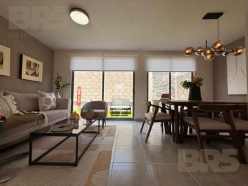 Casa en Venta con 3 Recámaras y 2.5 baños enfrente de Sonterra Querétaro