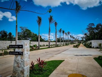Venta de Terreno en Losantos Cancún