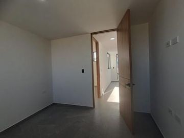 Casa muy amplia en venta en Parque Aguascalientes, Barrio Cascatta lomas 3 Puebla