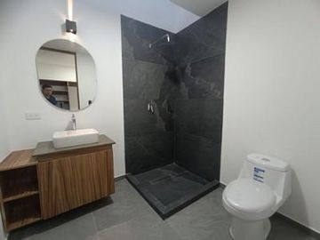 Casa muy amplia en venta en Parque Aguascalientes, Barrio Cascatta lomas 3 Puebla
