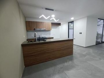 Casa muy amplia en venta en Parque Aguascalientes, Barrio Cascatta lomas 3 Puebla