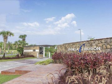 PUNTA TIBURON, Terreno en VENTA de 238m2 frente area verde