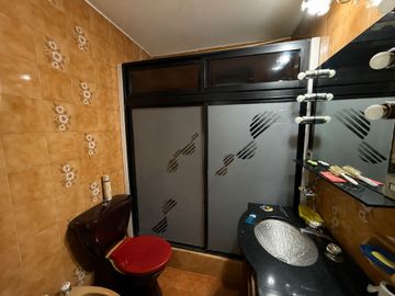 VENTA CASA 6 AMBIENTES EN CIUDAD EVITA
