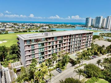 En Venta Departamento Amueblado Kabeeck Puerto Cancun