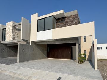 CASA MARIA  EN PREVENTA EN PUNTO LOMAS