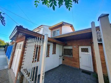 CASA VENTA RAMOS MEJÍA 4 AMBIENTES