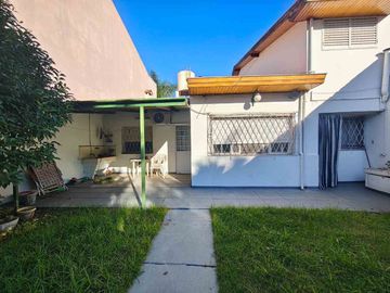 CASA VENTA RAMOS MEJÍA 4 AMBIENTES