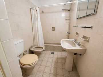 CASA VENTA RAMOS MEJÍA 4 AMBIENTES