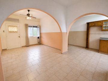CASA VENTA RAMOS MEJÍA 4 AMBIENTES
