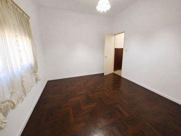 CASA VENTA RAMOS MEJÍA 4 AMBIENTES
