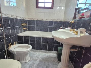 VENTA DE CASA 6 AMBIENTES EN RAMOS MEJÍA